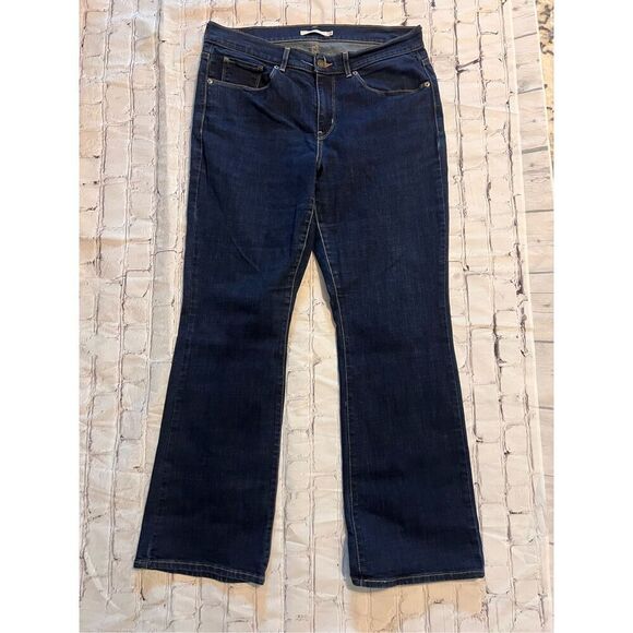Levi's Women's Size 10 Classic Bootcut Jeans Dark Wash Denim Western Trendy - Picture 8 of 12